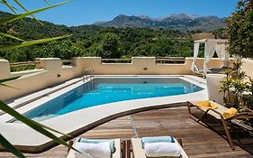 Verekinthos Villas - Pool, Hot Tub, Bbq, Kids Playground, Stunning Mountain Views